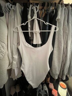 Zara White Scoop Neck Bodysuit with Wide Straps